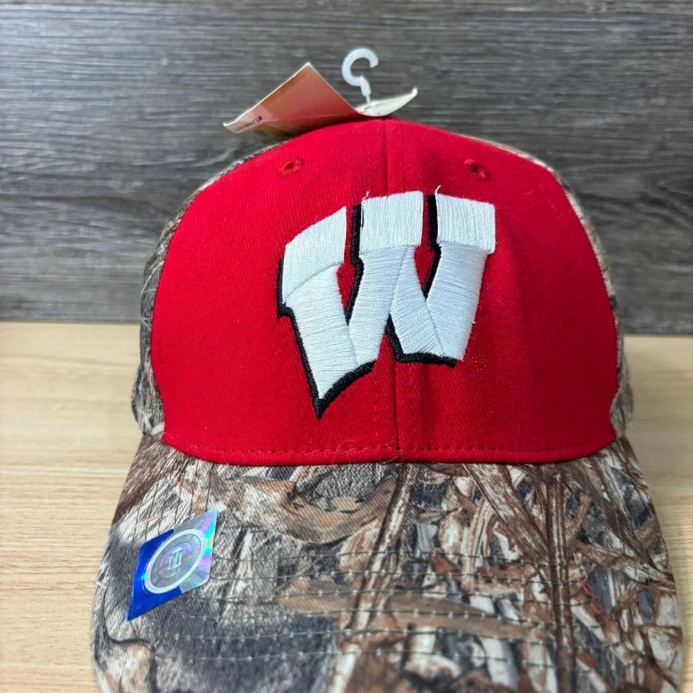 Wisconsin Badgers Hat Cap Strap‎ Back Red Camo NCAA Adjustable NWT *